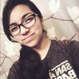 Meet your Posher, Sarai